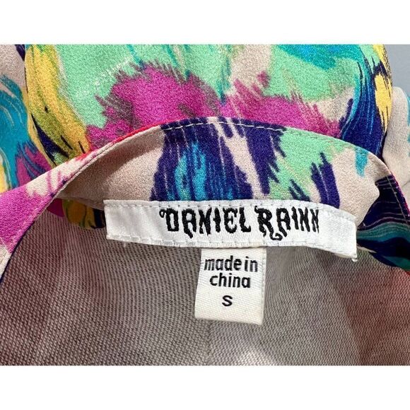 Daniel Rainn Floral 3/4 Sleeve V-Neck Blouse Size S - Picture 3 of 3